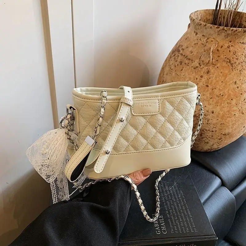 Lyra Quilted Chain Shoulder Bag