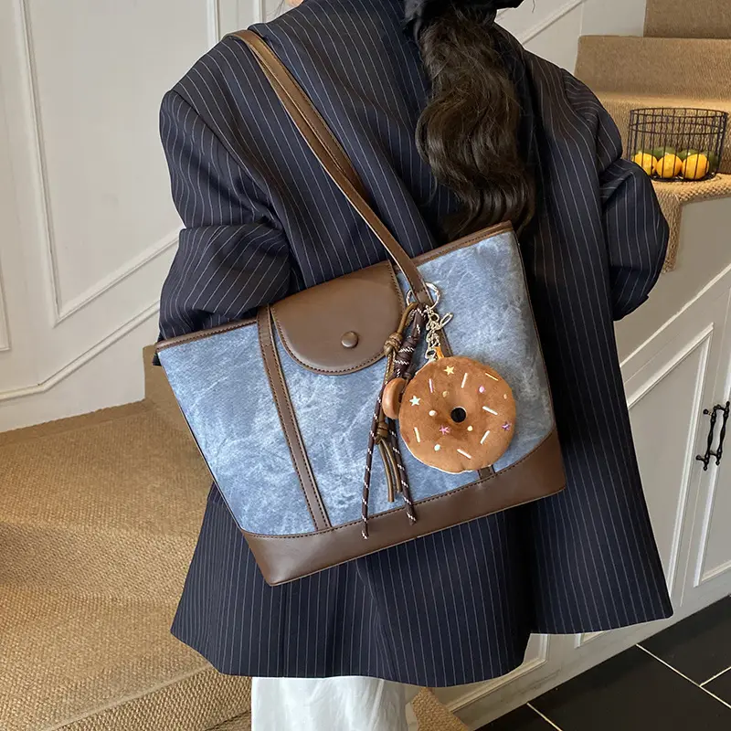 Sweet Charm Tote