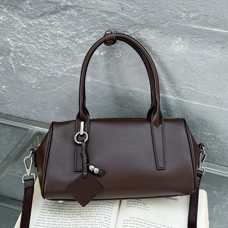 Elegant barrel bag